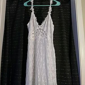 BEAUTIFUL detailed crochet white lace nighty